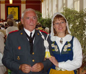 Lennart Dossel, ordförande och Eva Magnusson, sångsolist i Karlbergs FBU-musikkår. Bad Ischl augusti 2004.