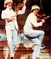 Roy Castle och Tommy Steele i den allra första uppsättningen av Singin' In The Rain. London Palladium 1983.