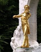 Johann Strauss d y, monument i Stadtpark, Wien. Foto: Edition Allegro Musik HB 100717.