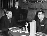 Leif Johannisson och staden Wiens vice borgmästare Felix Slavik år 1966.