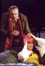 Anders Nilsson som Professor Henry Higgins och Anna Tornehagen som Blomsterflickan Eliza Doolittle i Linnea-Teaterns uppsättning 2006 av My Fair Lady.