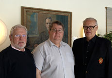 Ingemar Badman omgiven av Kjell Sandberg (till vänster) och Lars C Stolt.