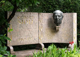 Robert Stolz, monument i Stadtpark, Wien. Foto: Edition Allegro Musik HB 100717.