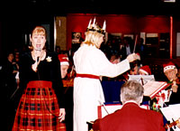 Eva Magnusson, Helen Grnberg och Arosorkestern vid julkonsert i Vsters den 16 december 2006.